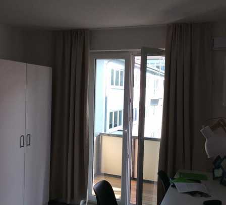 Exklusive, Neuwertige 1-Zi-Wohnung mit Balkon und EBK in Heidelberg