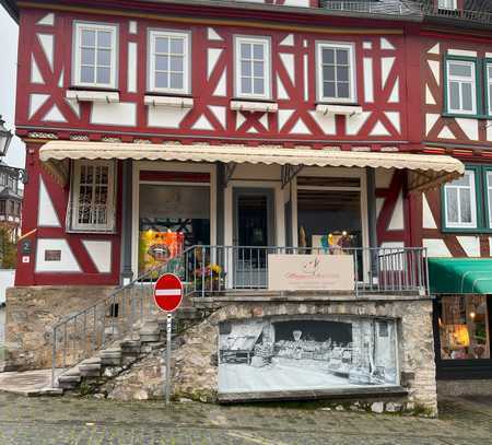 Wunderschönes, großzügiges Ladenlokal in bester Marktplatzlage