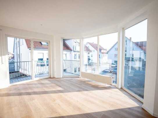 **Moderne, lichtdurchflutete 2-Zimmer-Wohnung mit Balkon in zentraler Lage**