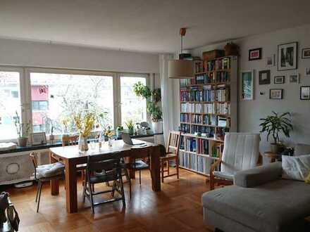 Helle, schöne drei Zimmer Wohnung mit Balkon und Gartenzugang