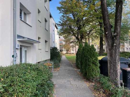 Bezugsfreie helle 2 Zimmer-Wohnung im 2. Stock