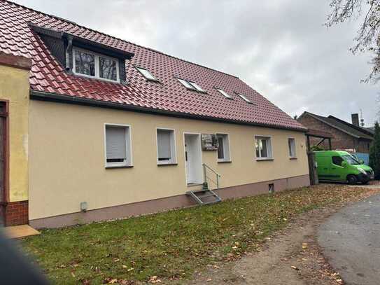 Geräumiges, Möbliertes 10-Zimmer-Mehrfamilienhaus/Firmenwohnung/Monteur-Zimmer in Berge Nauen