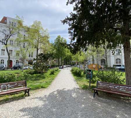 2 Zimmer - unrenoviert - neue Küche / Bad - Balkon - am Renée-Sintenis-Platz