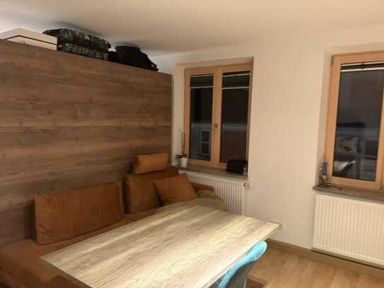 Attraktive und sanierte 1-Zimmer-Hochparterre-Wohnung in Straubing