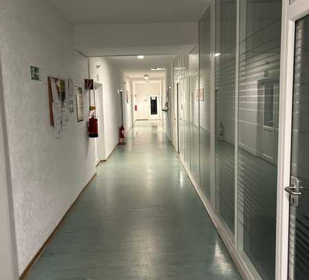 Büroräume im 1. OG einer Büroetage zu vermieten, 31m²-62m²