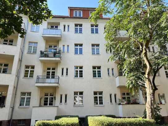 Vollmöblierte 2-Zimmer-Wohnung mit EBK, WaMa und Balkon in Berlin Oberschöneweide (für 6 Monate)