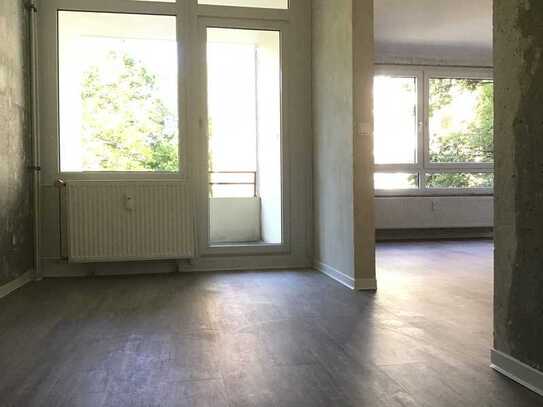 Interessante 3-Zimmer-Wohnung mit sonnigem Balkon, neuem Bad und frischem Designvinylboden!