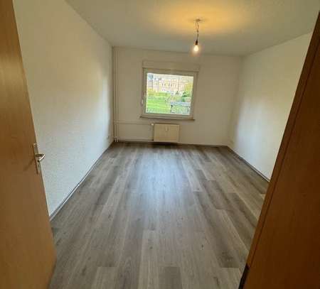 3 Zimmer im Erdgeschoss auf der Karl-Jarres-Straße..