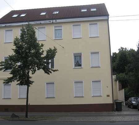 2 Zimmer-Wohnung in Halle am Zoo, EBK, provisionsfrei!