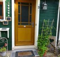 Modernisiertes Reihenhaus mit vier Zimmern und Einbauküche in Waldachtal