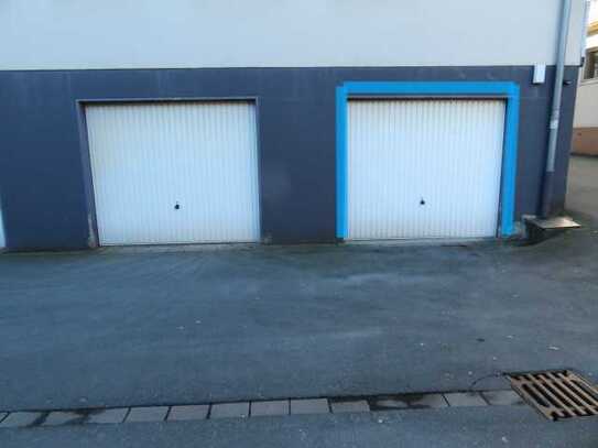 GARAGE AUF DER HAUPTSTRASSE