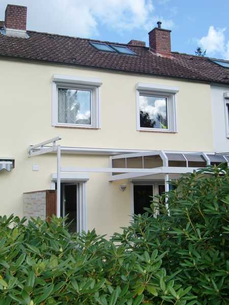 Reihenhaus mit 4 Zimmern, EBK + Stellplatz in Hamburg-Rahlstedt