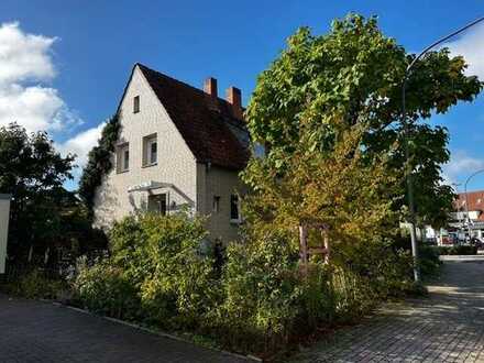 Modernisiertes Wohnhaus 150m² + zusätzlich vermietetem Geschäftshaus 63m² in Hellern