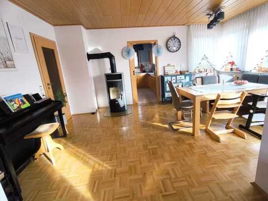 Gepflegte 3,5 Zimmer Wohnung mit Balkon und Terrasse