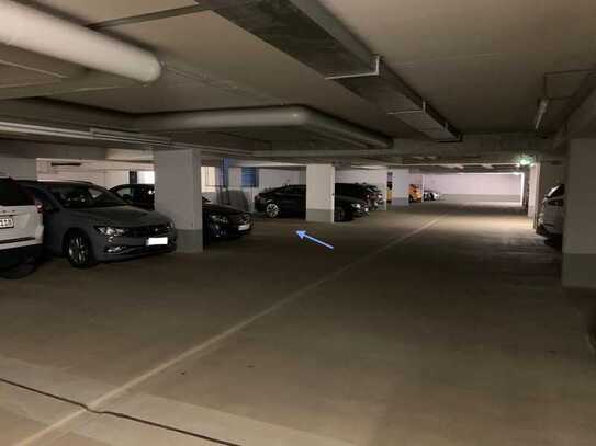 Tiefgaragenstellplatz in der Parkstadt Schwabing (Gunta-Stölzl-Straße) zu vermieten