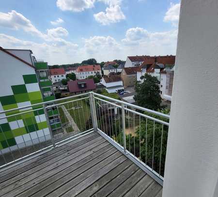 2-Raumwohnung mit Balkon, großes Bad mit Wanne