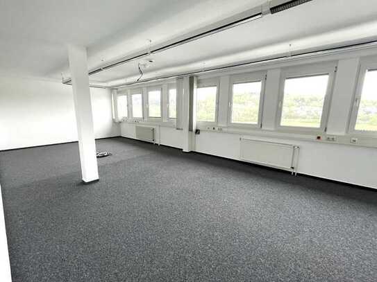 Bürofläche zur Miete – 295 m², saniert, mit Aufzug, 4. Etage, 4 Stellplätze