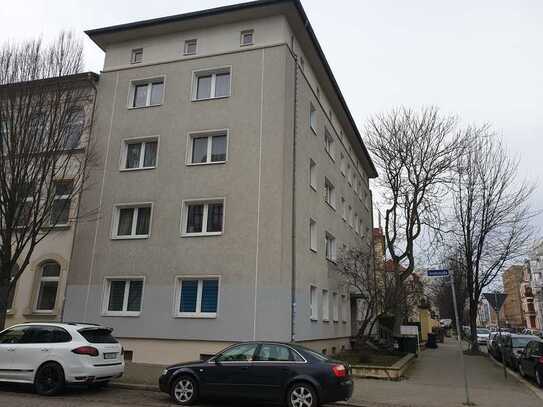 sehr schöne renovierte Wohnung 01.03.2025 frei