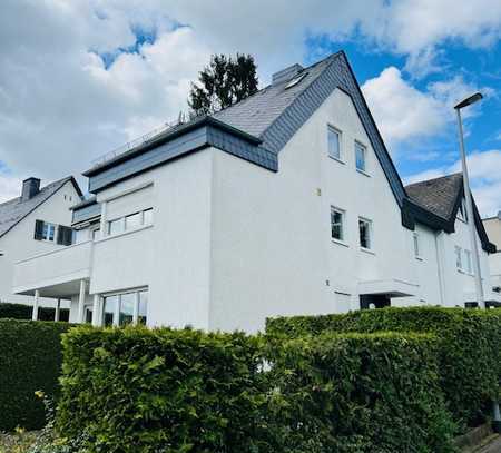 Höhenlage "WIESBADEN-SONNENBERG" : 4 Zimmer-Wohnung & 50 m² Sonnen-Terrasse für anspruchvolles Paar.