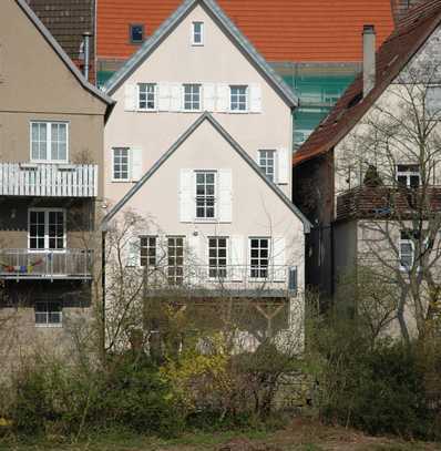 Großzügige 3-4 Zimmer Wohnung in historischem Wohnhaus, Besigheim direkt an der Enz