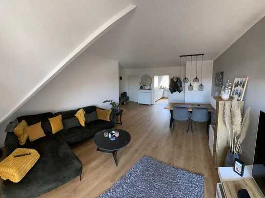 Ansprechende und moderne 3-Zimmer-Dachgeschosswohnung mit Balkon