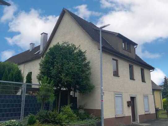 Zweifamilienhaus auf 623 m² Grundstück, Garage und Stellplatz in Neuenstadt a. Kocher/Stein