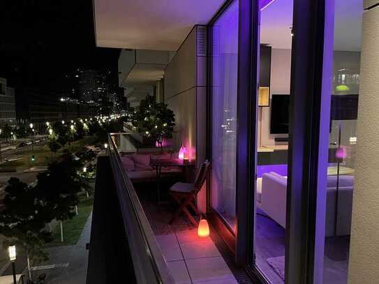 Möblierte Luxus 2-Zimmerwohnung mit direktem Skyline Blick und Concierge Service im Praedium