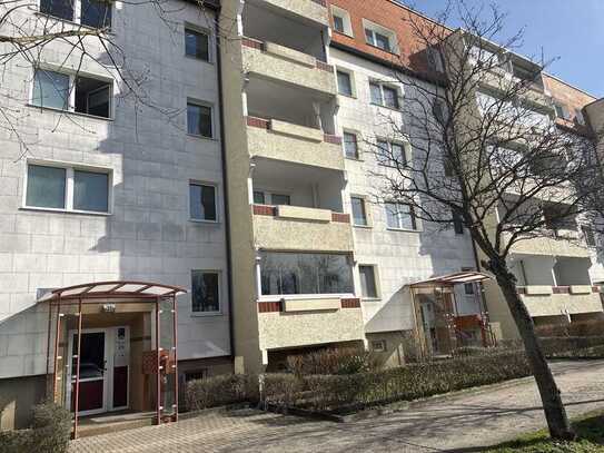 Stilvolle, vollständig renovierte 3-Zimmer-Wohnung mit Balkon in Berlin