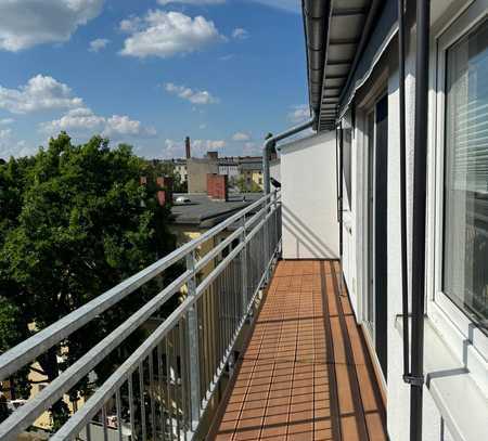 Schöne sonnige Dachgeschosswohnung im Herzen Spandaus