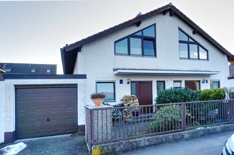 Gepflegte Doppelhaushälfte mit Garten in ruhiger Lage von München-Hadern