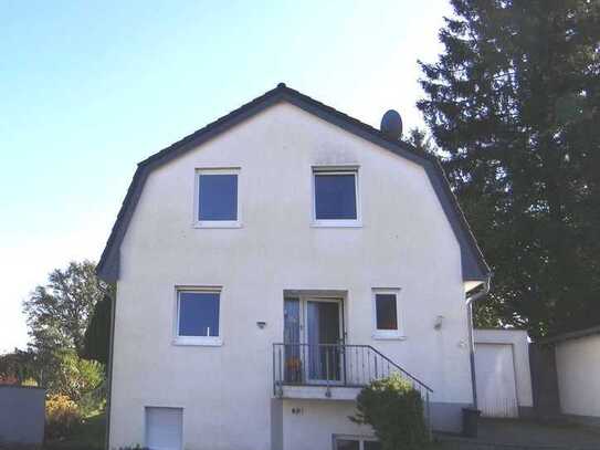 Einfamilienhaus mit Einliegerwohnung und schönem Grundstück