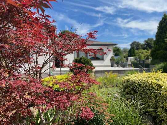 Einfamilienhaus mit Pool und Dreifachgarage in Zepernick