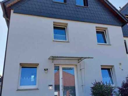 Größtenteils sanierte DHH in Detmold Remmighausen