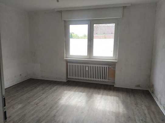 ***Klein, aber fein*** teilrenovierte 2 Zimmer Wohnung ab dem 01.11.24 zu vermieten!