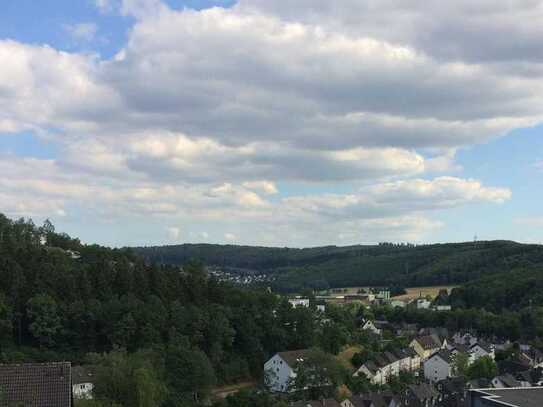 Sehr zentrale 2-Zimmer-Wohnung mit Einbauküche und Stellplatz in Siegen - Giersberg, WG möglich