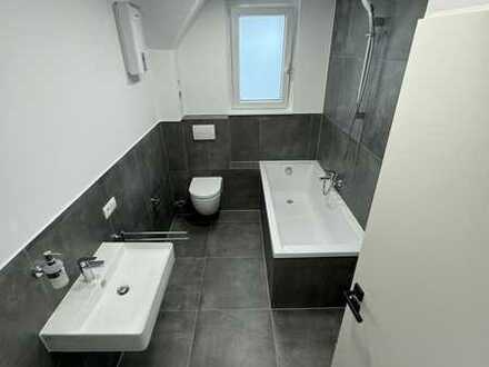 Erstbezug nach Sanierung: attraktive 2-Zimmer-Wohnung mit gehobener Innenausstattung in Miete Krefe