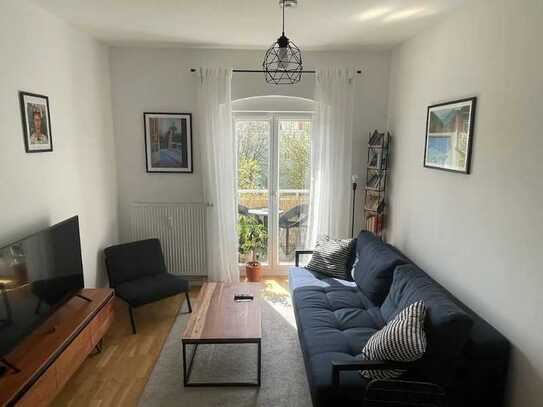 Newly renovated and furnished 2 room appartment with garden