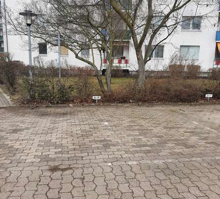 Pkw-Stellplatz zu vermieten