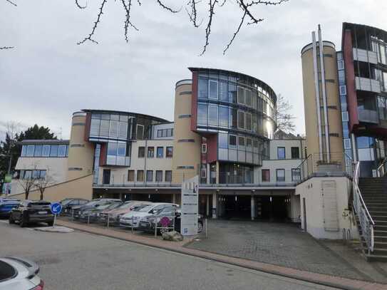 Lichtdurchflutete Büro- bzw. Praxisräume in zentraler Lage in Bornheim