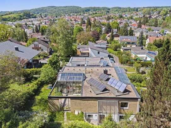 Rohdiamant in Dettingen/Konstanz: Modernisierter Bungalow in exponierter Waldrandlage