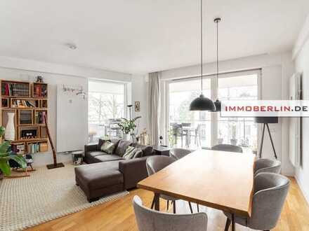 IMMOBERLIN.DE - Tageslichtstarke Wohnung mit großzügiger Terrasse + Pkw-Stellplatz