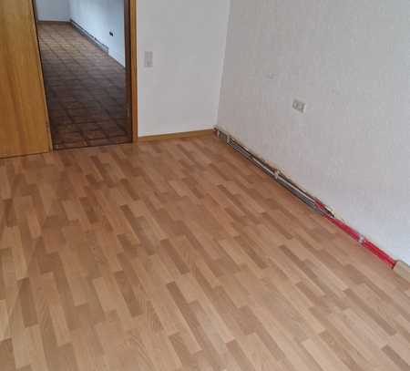 2-Raum-EG-Wohnung im Herzen von Oftersheim