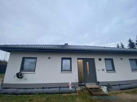 Neuwertiger Bungalow- Energieeffizienz A+ Einziehen und Wohlfühlen!