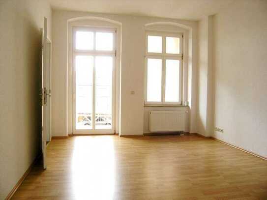 KAPITALANLEGER GESUCHT! Sehr schöne 3-Raum Wohnung mit Balkon und Carport in Südstadt zu verkaufen