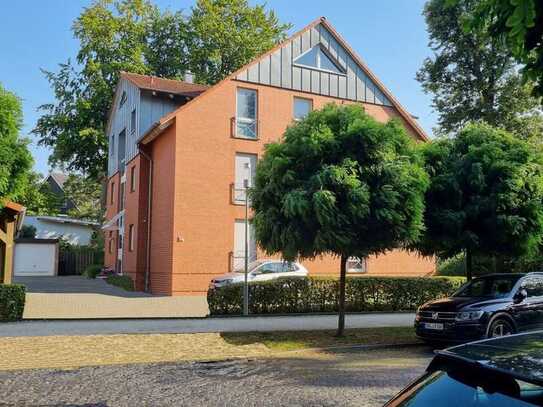 Bad Nenndorf
Wohnen in bester Lage mit eigener Terrasse und Garage