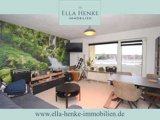 Helle 4-Zimmer-Wohnung mit Balkon + PKW-Stellplatz in ruhiger Lage.