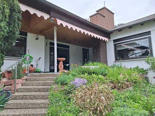 "Kanzlerviertel" - Bungalow mit großem Garten und Einliegerwohnung