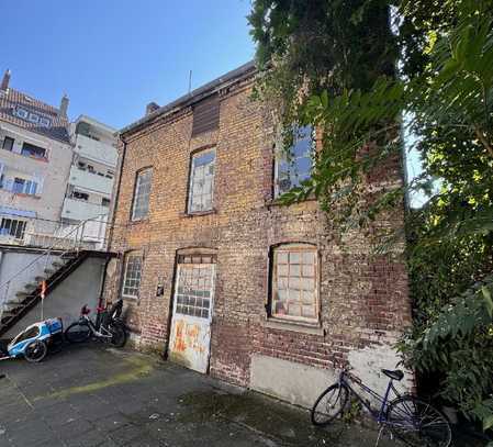 Tolles, ruhiges Kleinod mit großer Terrasse mitten im Kölschen Veedel