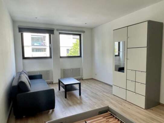 One fully furnished room is available for sublet initially for 6 months in München Pasing.