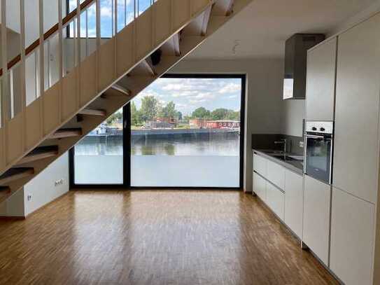 Maisonette-Wohnung mit einzigartigem Blick, Terrasse und drei Zimmern in Hamburg-Harburg